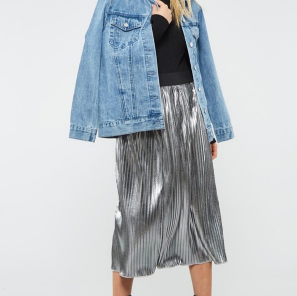 Promesa silver pleated skirt